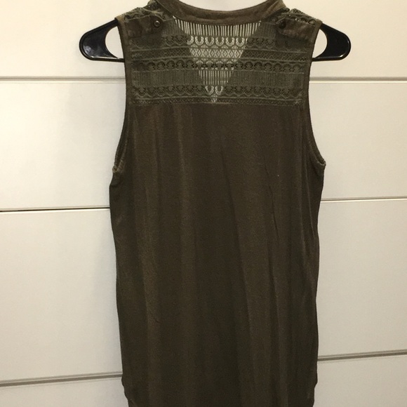 Green sleeveless top - Picture 2 of 5